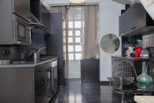 Theodore'S Maisonette Next To The Metro Station เอเธนส์ ภายนอก รูปภาพ